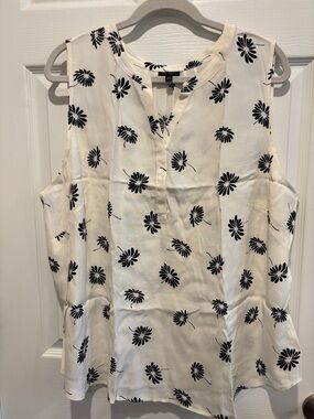 Talbots White Sleeveless Floral Split-Neck Camisole